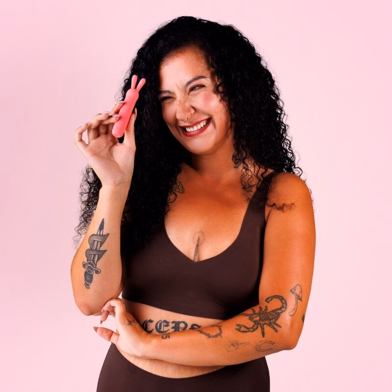 JE JOUE - ILY RABBIT BULLET VIBRADOR ÍNTIMO RECARGABLE - Imagen 15